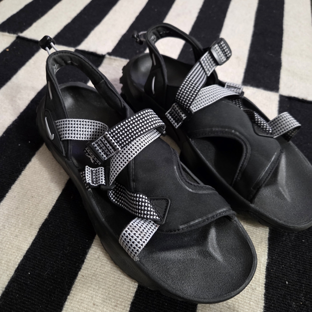 Nike‎ Black and Gray Outdoor Sport Sandals - Picture 12 of 15